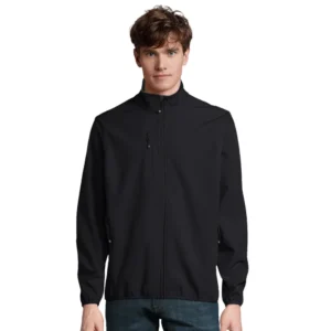 NORE Softshell Jakke i sort – på model