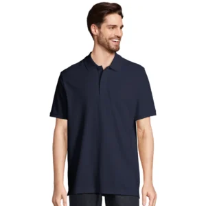 NORE Polo i navy – på model